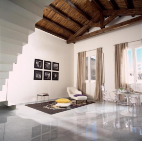 Right House - Characteristic Marina District Cagliari